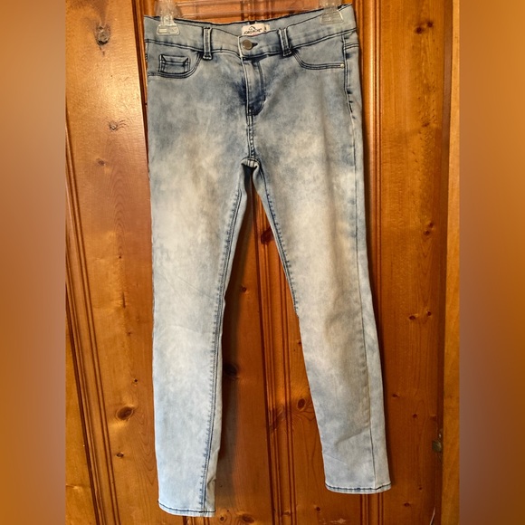 Jordache Other - Kids Acid Jordache wash blue jeans Unisex for kids Size 14 in kids very strechy
